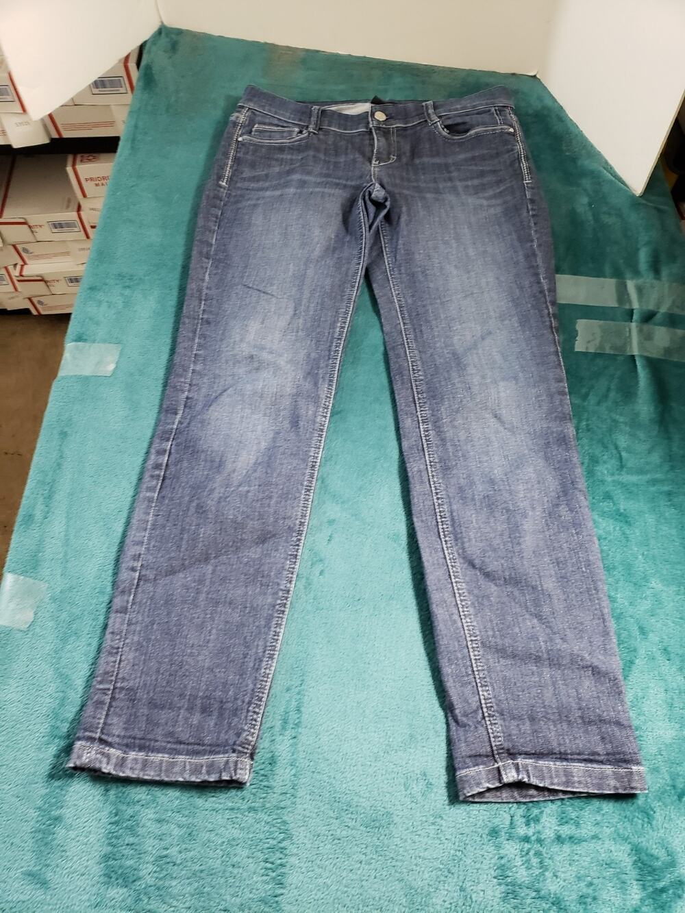 White House Black Market Jeans Size 2 Womens Blue Ladies Mid Rise Slim Ankle